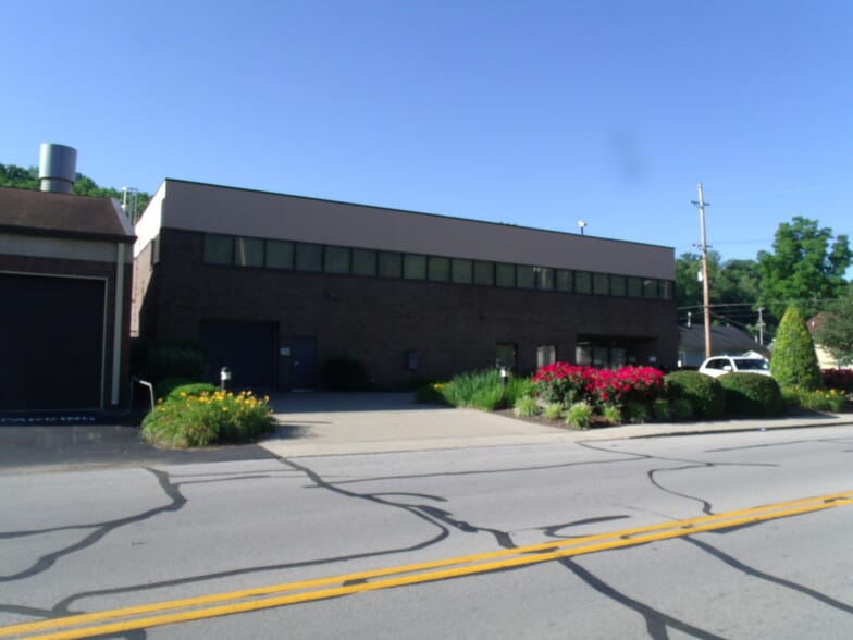 411 Holmes St, Frankfort, KY à vendre - Photo principale – Image 2 sur 93