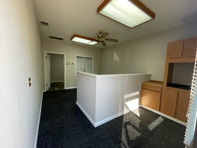 5859 Rosebud Ln, Sacramento, CA à louer - Photo de l’immeuble – Image 2 sur 19