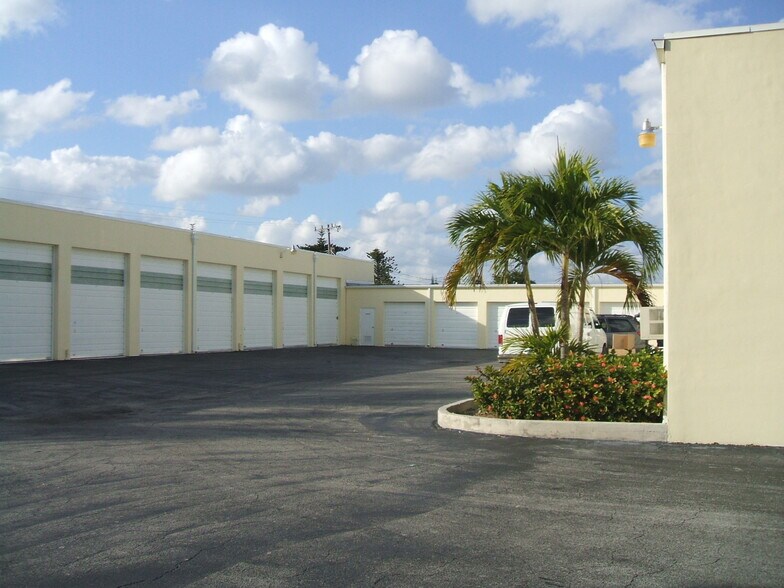 1875 S Dixie Hwy, Pompano Beach, FL à louer - Photo de l’immeuble – Image 2 sur 21