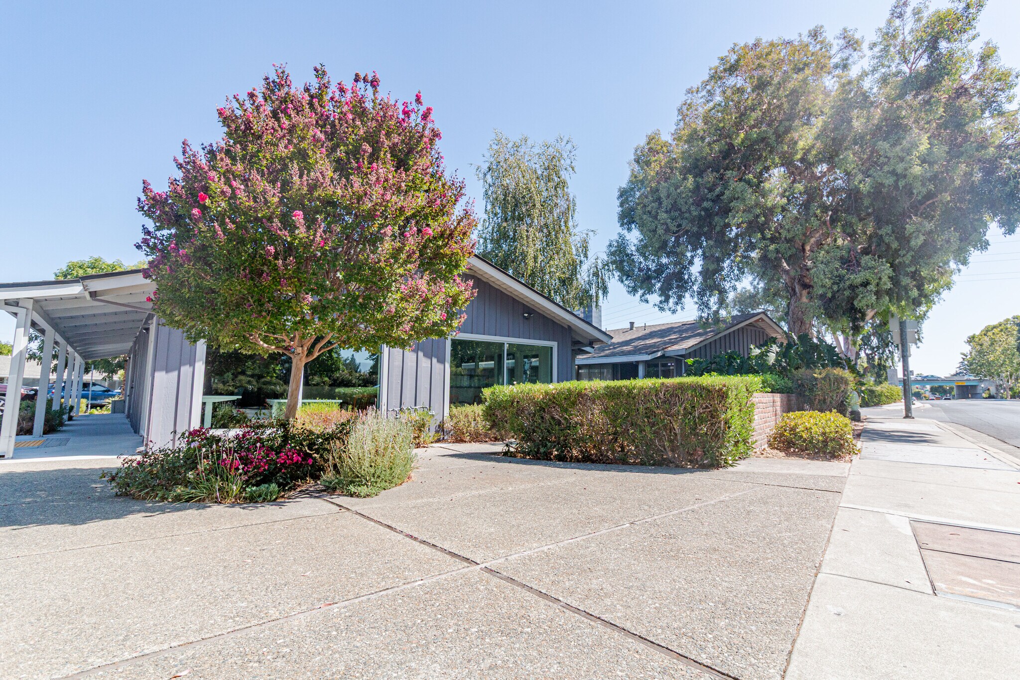 621 E Campbell Ave, Campbell, CA à louer Photo principale– Image 1 sur 17