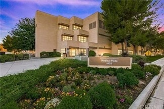 Plus de détails pour 44215 15th St W, Lancaster, CA - Bureau à vendre