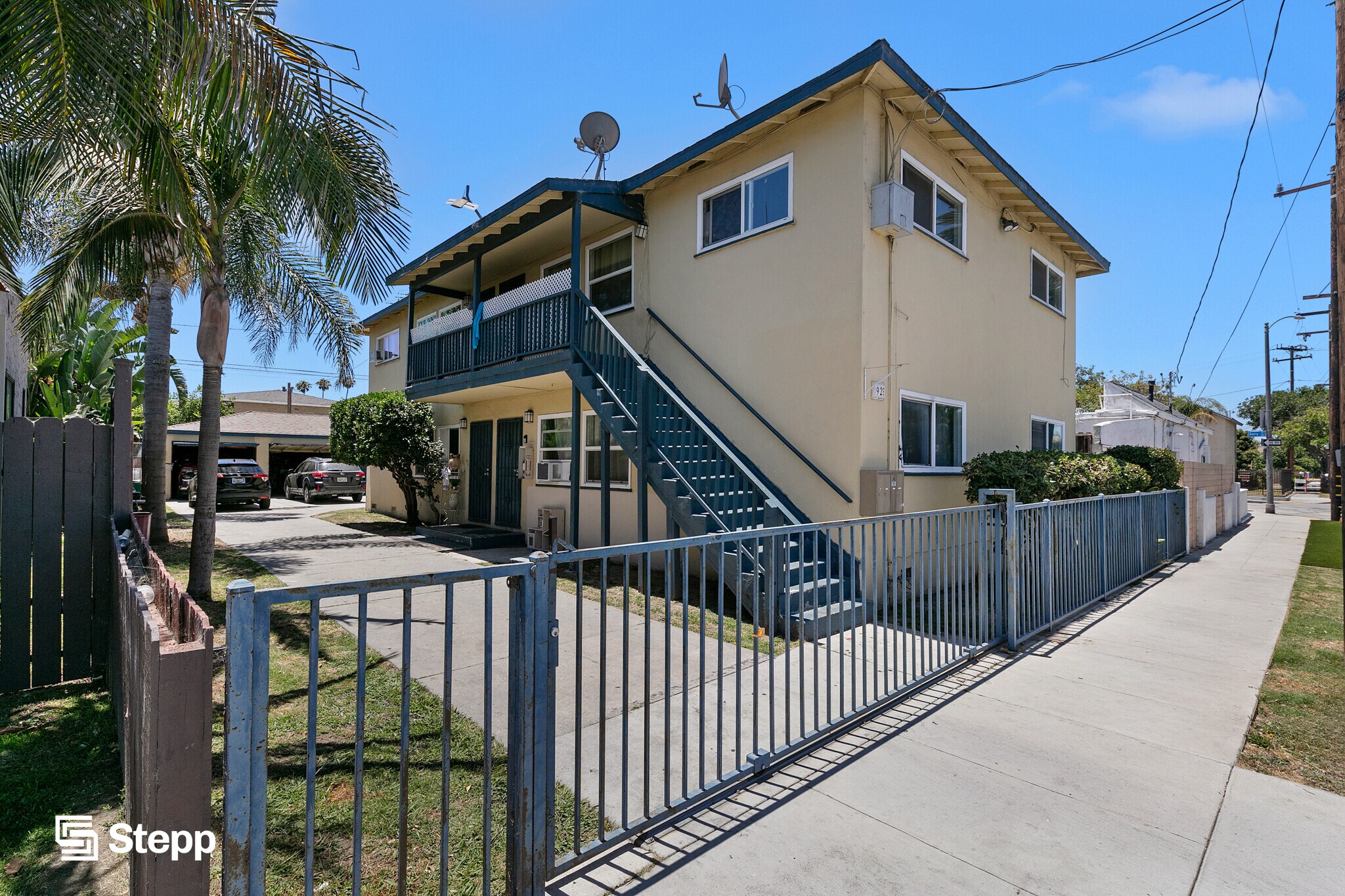 92 E Louise St, Long Beach, CA à vendre Photo principale– Image 1 sur 10