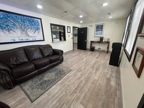 750 Route 73 S, Marlton, NJ à louer Photo intérieure– Image 2 sur 7