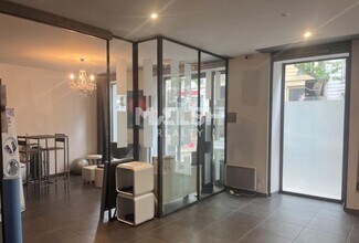 Plus de détails pour Local commercial à louer