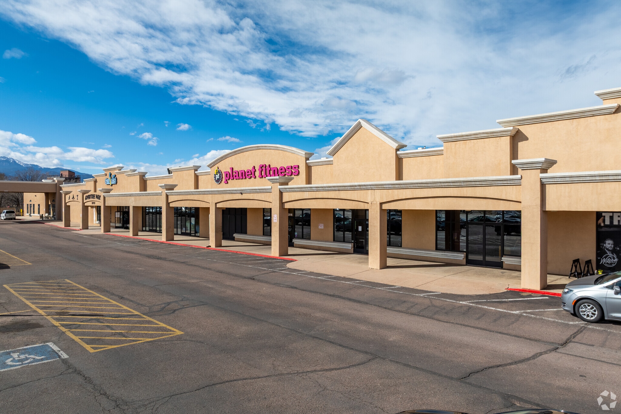 Printers Park Market Center portefeuille de 6 biens à vendre sur LoopNet.fr Photo principale– Image 1 sur 23