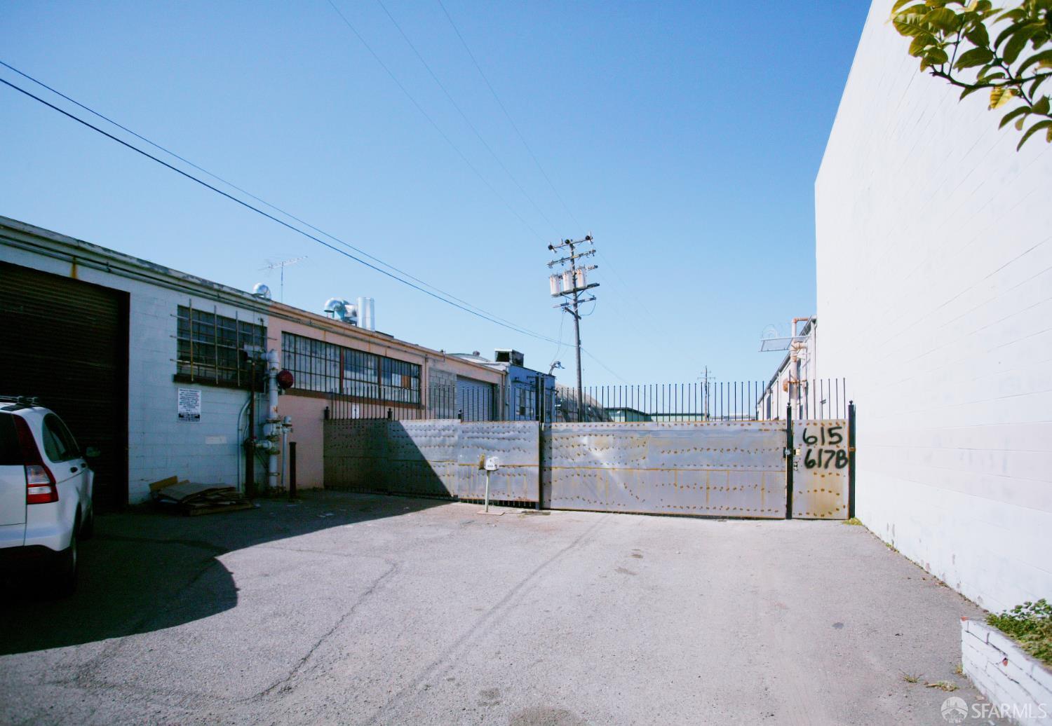 611 85th Ave, Oakland, CA à vendre Photo principale– Image 1 sur 29