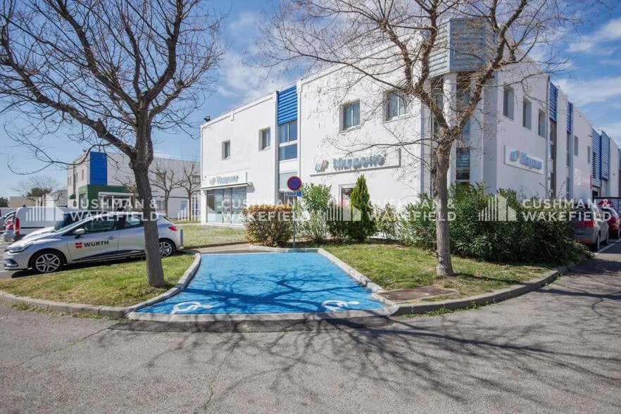 14 Boulevard De L'Europe, Vitrolles à louer - Photo de l’immeuble – Image 3 sur 4