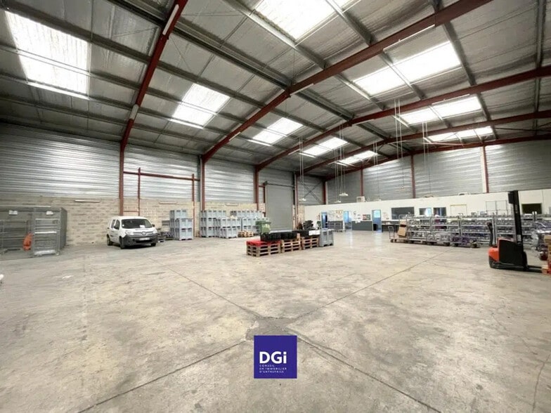 Local d’activités dans Nîmes à louer - Photo intérieure – Image 1 sur 4