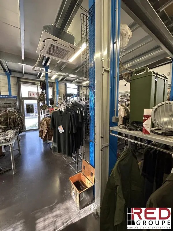 Plus de détails pour 37 Avenue Des Ribas, Venelles - Local commercial à louer