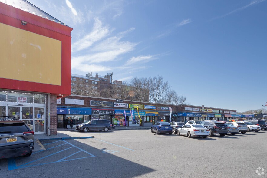 9704-9712 Seaview Ave, Brooklyn, NY à louer - Photo de l’immeuble – Image 2 sur 8