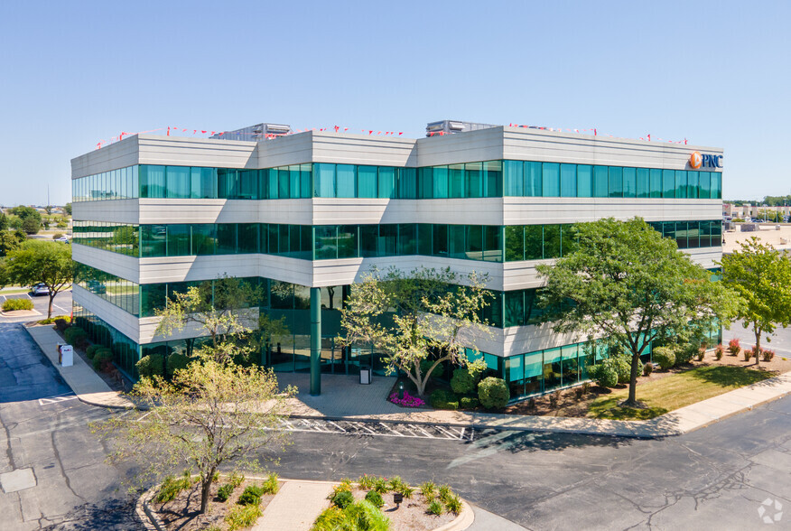 8001 Broadway, Merrillville, IN à louer - Photo de l’immeuble – Image 1 sur 16