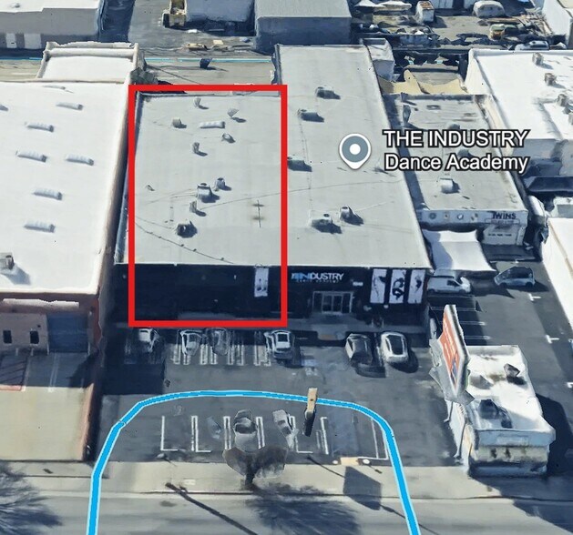 15036-15040 Oxnard St, Van Nuys, CA à louer - Photo de l’immeuble – Image 2 sur 6