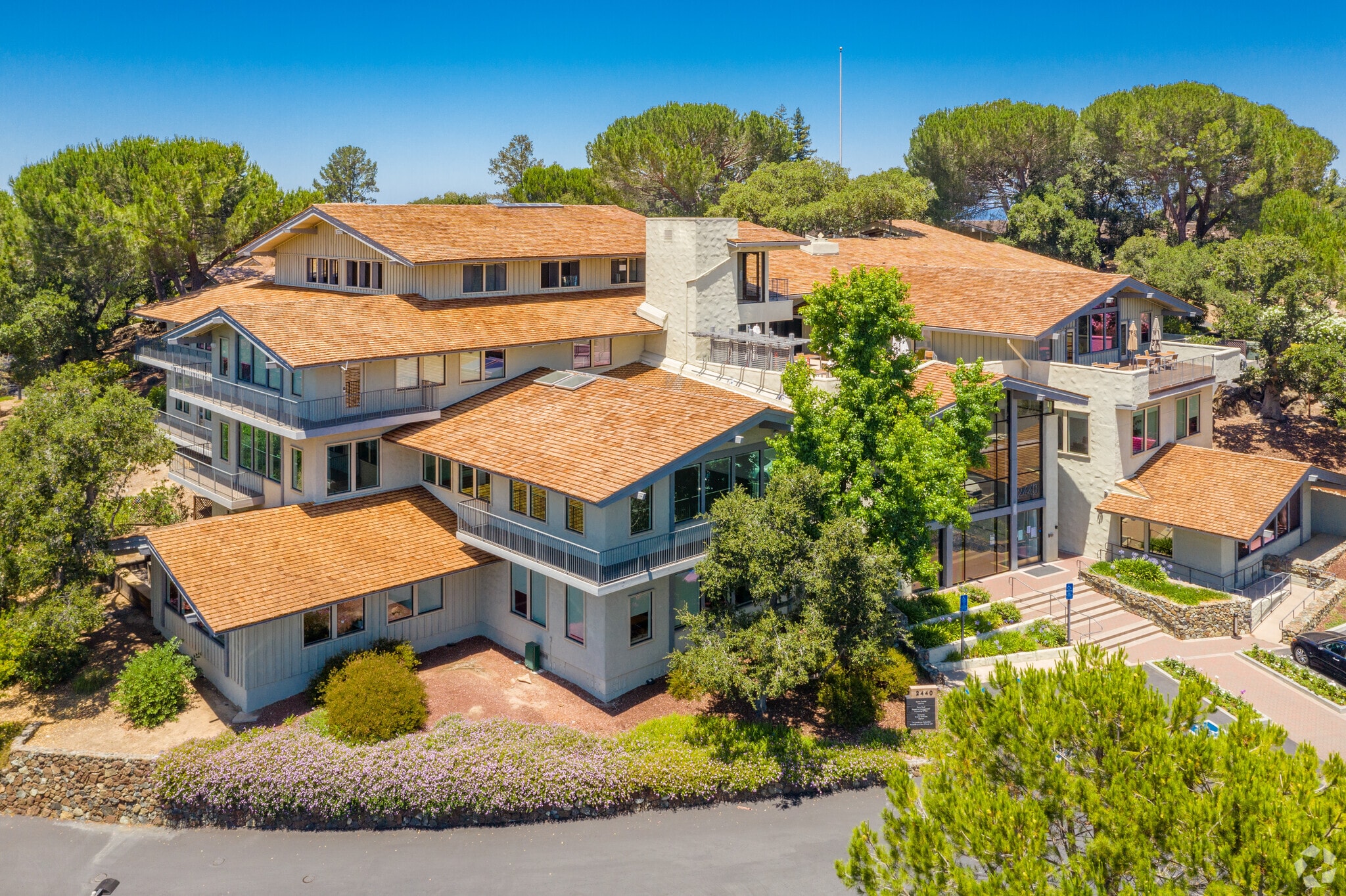 2440 Sand Hill Rd, Menlo Park, CA à louer Photo principale– Image 1 sur 4