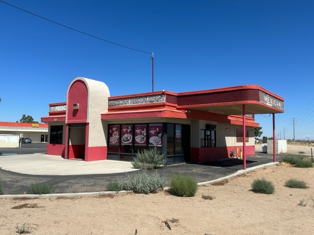 11424 Chamberlaine Way, Adelanto, CA à louer - Photo de l’immeuble – Image 2 sur 21
