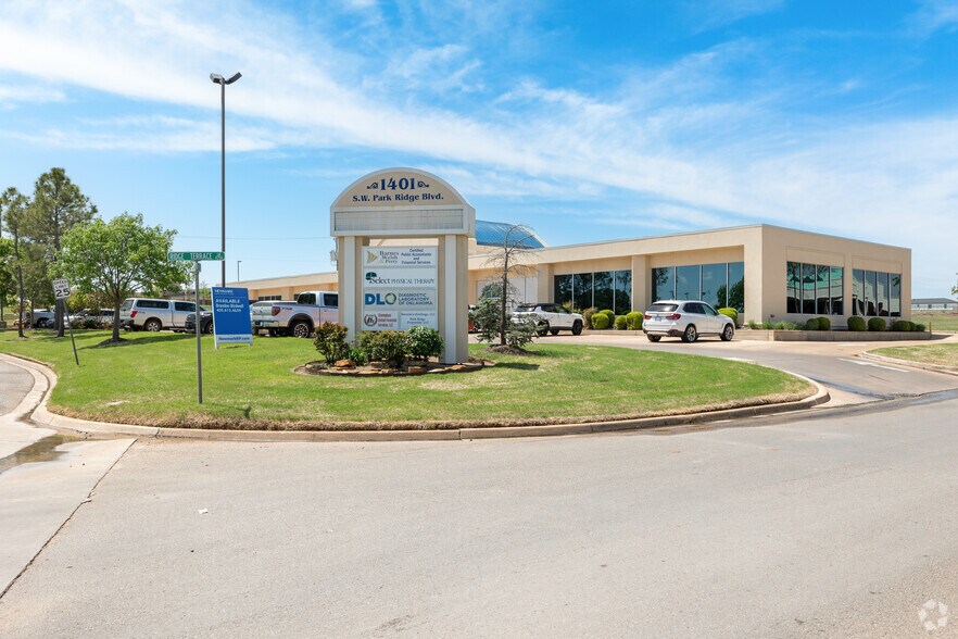1401 SW Park Ridge Blvd, Lawton, OK à vendre - Photo de l’immeuble – Image 3 sur 21