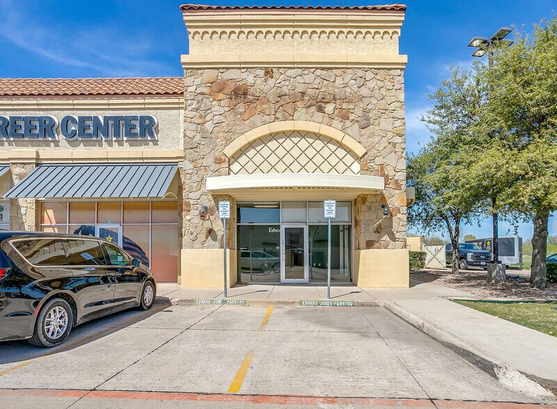 6710 Hawks Creek Ave, Westworth Village, TX à louer - Photo de l’immeuble – Image 3 sur 6