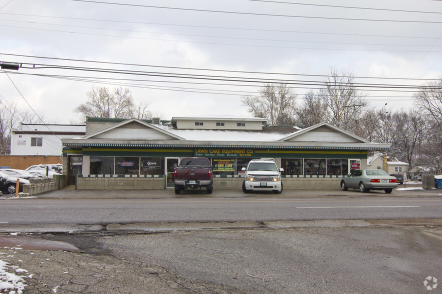 8605 Manchester Rd, Saint Louis, MO à louer - Photo de l’immeuble – Image 2 sur 9