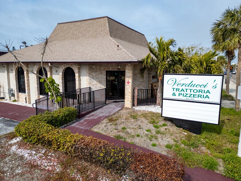 7800 Blind Pass Rd, Saint Pete Beach, FL à vendre - Photo de l’immeuble – Image 2 sur 13