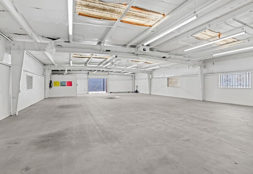 850-858 Lillian Way, Los Angeles, CA à louer - Photo de l’immeuble – Image 1 sur 8