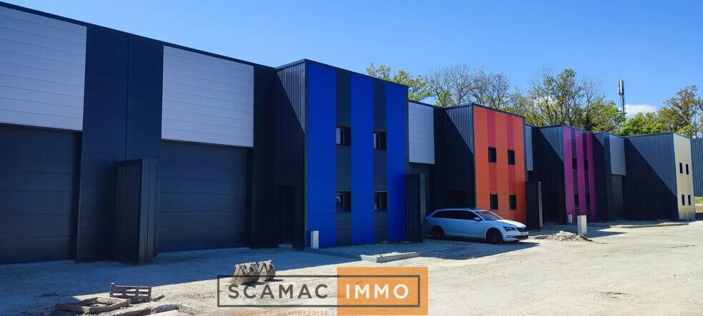 Local d'activités dans Brières-les-Scellés à vendre - Photo de l’immeuble – Image 3 sur 4