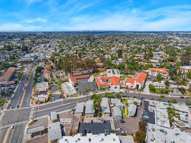 7940 La Mesa Blvd, La Mesa, CA à louer - Photo principale – Image 1 sur 13