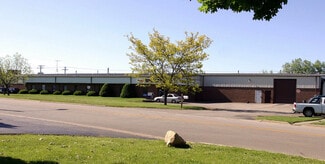 Plus de détails pour 721 Industrial Dr, Cary, IL - Industriel/Logistique à vendre