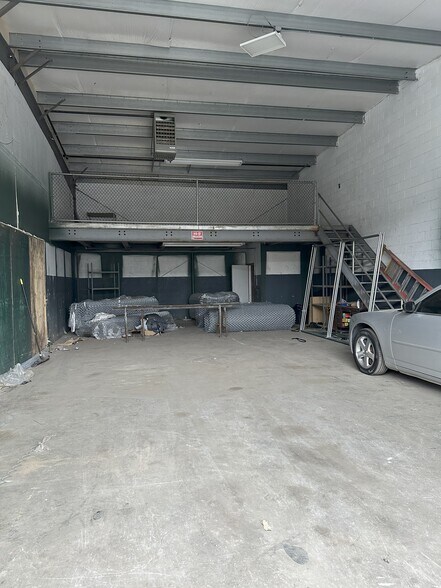 66 Broadway, Staten Island, NY à louer - Photo de l’immeuble – Image 3 sur 12