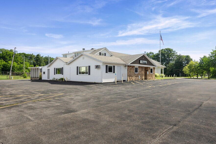 360 Maiden Ln, Greece, NY à vendre - Photo de l’immeuble – Image 3 sur 39