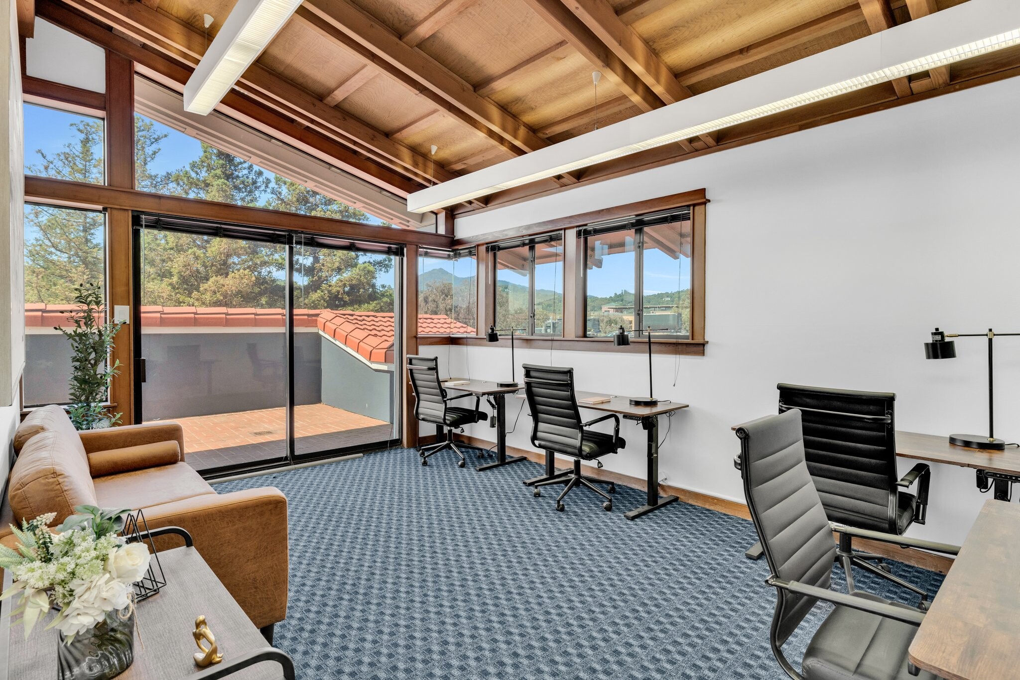 851 Irwin St, San Rafael, CA à louer Photo de l’immeuble– Image 1 sur 5