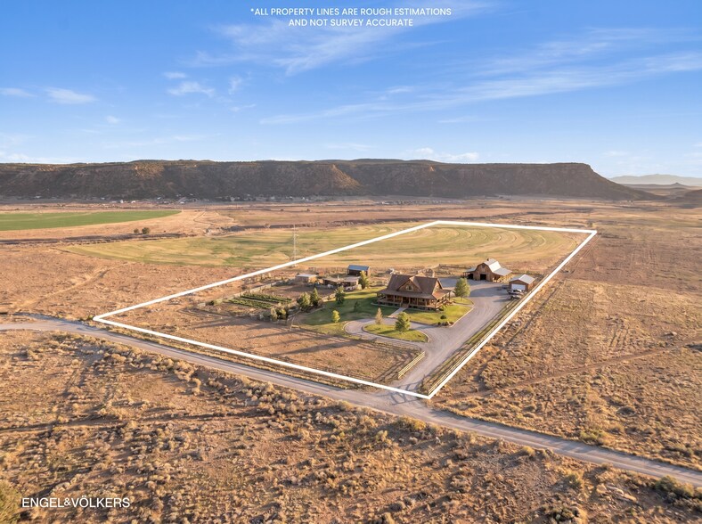 AV-1318 N Gooseberry Way, Apple Valley, UT à vendre - Photo principale – Image 1 sur 18
