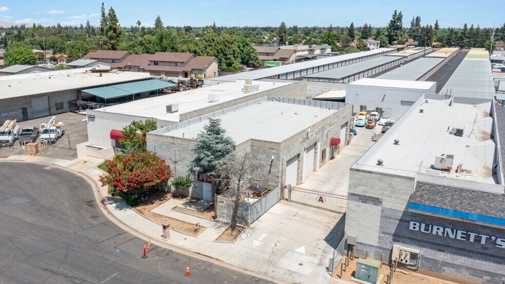 1095 Cole Ave, Clovis, CA à louer - Photo de l’immeuble – Image 1 sur 7
