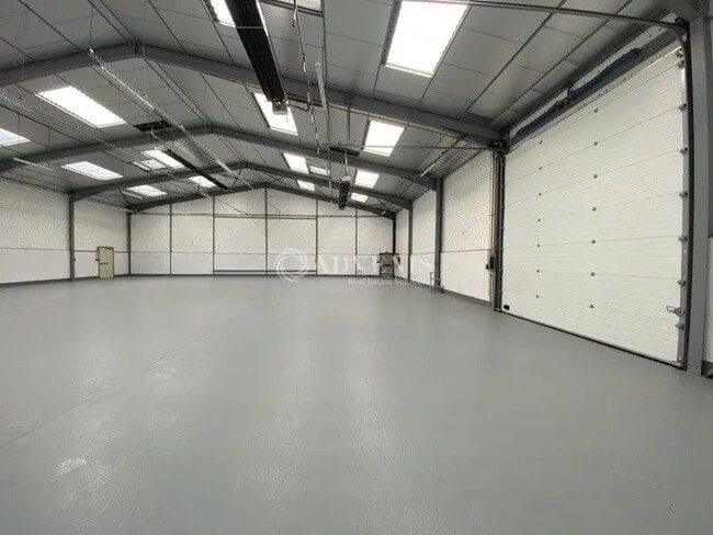 Plus de détails pour Local d'activités à louer