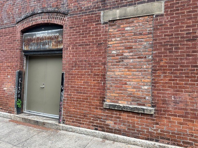 1318 Clay St, Cincinnati, OH à louer - Photo de l’immeuble – Image 2 sur 3