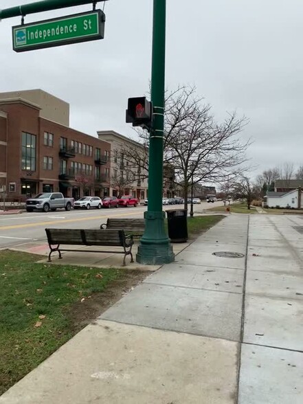 50409-50469 Independence St, Canton, MI à louer - Vidéo sur l’annonce professionnelle – Image 2 sur 18