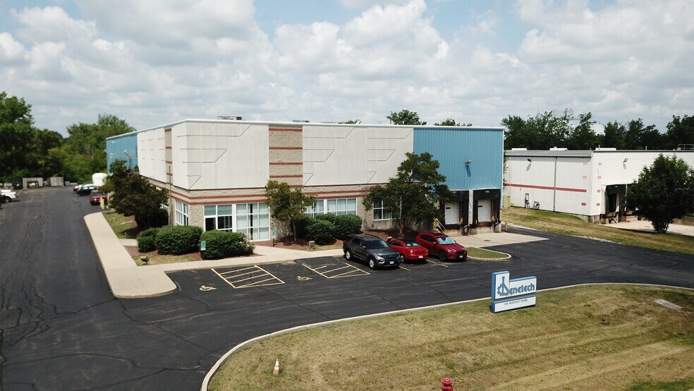 1851 Albright Rd, Montgomery, IL à vendre - Photo de l’immeuble – Image 3 sur 14