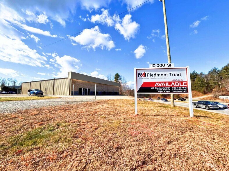5875 W US Highway 421, Wilkesboro, NC à louer - Photo de l’immeuble – Image 2 sur 31