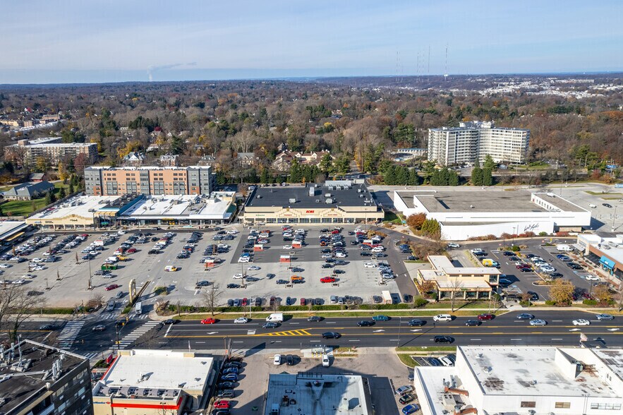 31-121 E City Ave, Bala Cynwyd, PA à louer - Photo de l’immeuble – Image 2 sur 3