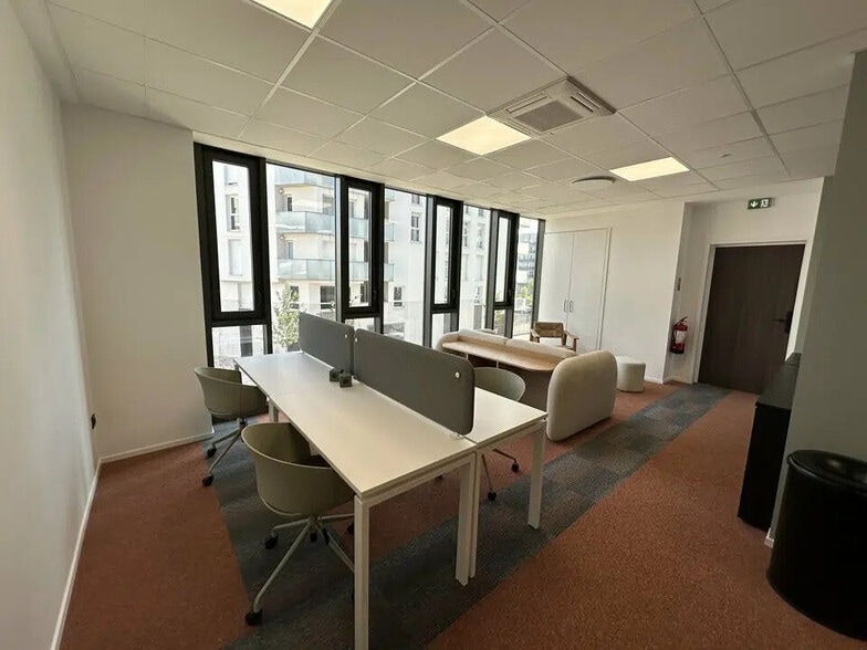 Bureau dans Reims à louer - Photo de l’immeuble – Image 2 sur 7