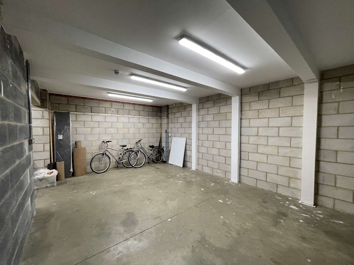 Stirling Way, Cambridge, CAM CB23 3GY - Lot 10 - - Photo intérieure - Image 2 of 2