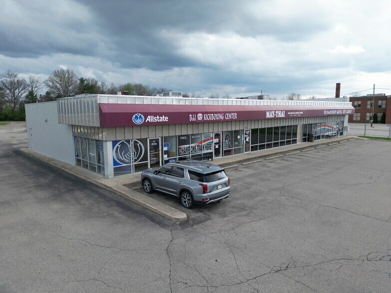 1053 State Route 28, Milford, OH à louer - Photo principale – Image 1 sur 13