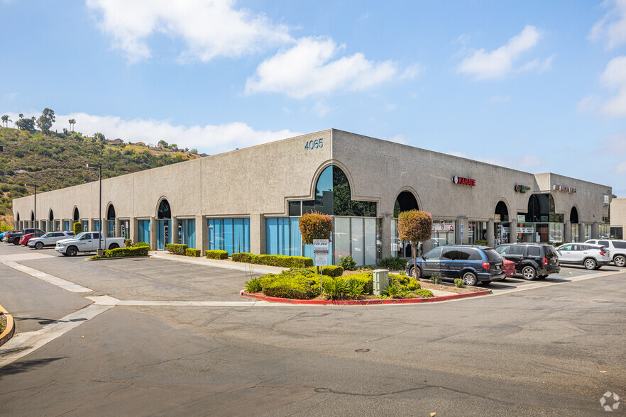 4065 Oceanside Blvd, Oceanside, CA à louer - Photo de l’immeuble – Image 1 sur 15