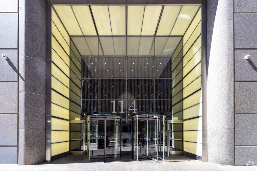 114 W 47th St, New York, NY à louer - Photo de l’immeuble – Image 2 sur 3