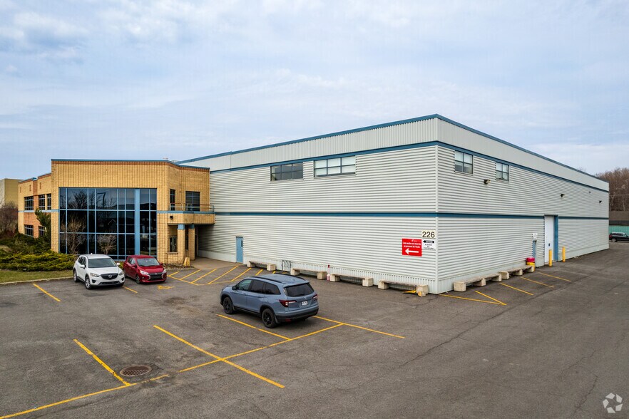 226 Boul Industriel, Châteauguay, QC à vendre - Photo principale – Image 1 sur 3