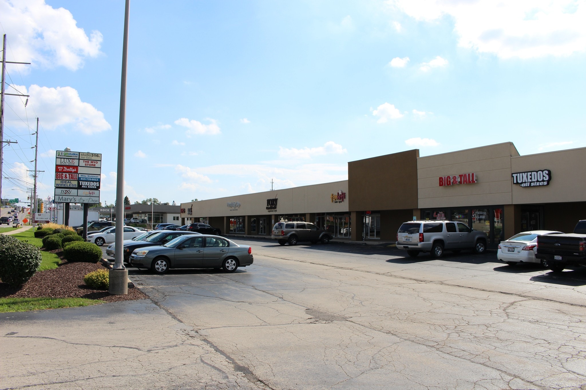 320 Alpine N, Rockford, IL à louer Photo principale– Image 1 sur 15