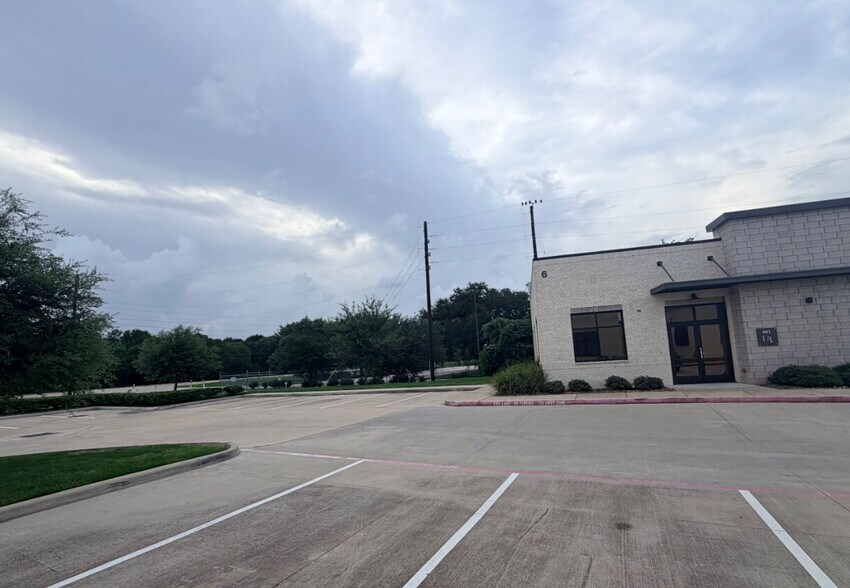 202 Industrial Blvd, Sugar Land, TX à louer - Photo de l’immeuble – Image 2 sur 12