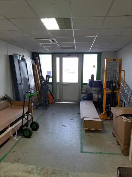 Local d’activités dans Labège à louer - Photo de l’immeuble – Image 3 sur 6