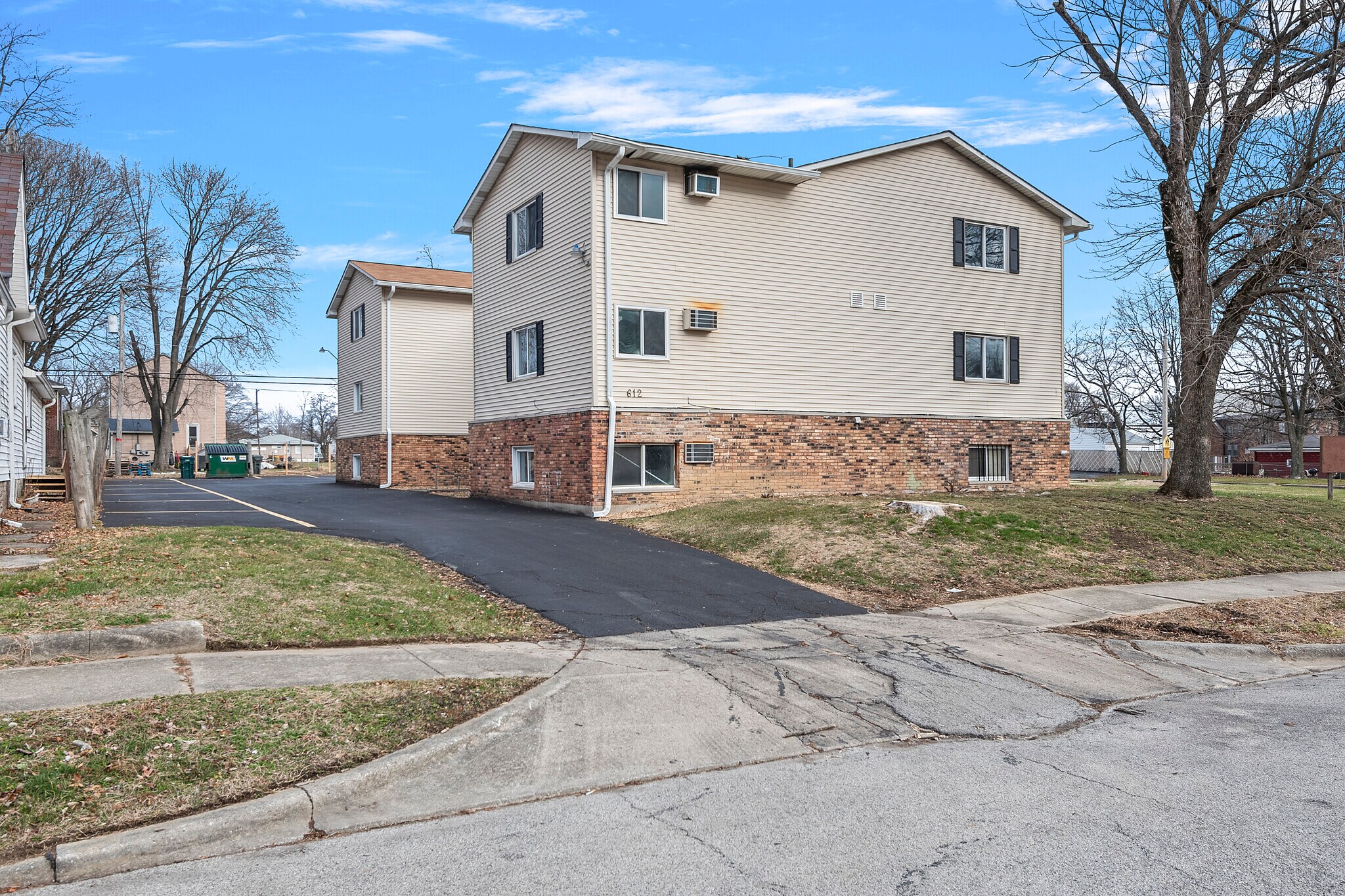 612 W Macon St, Decatur, IL à vendre Photo de l’immeuble– Image 1 sur 31