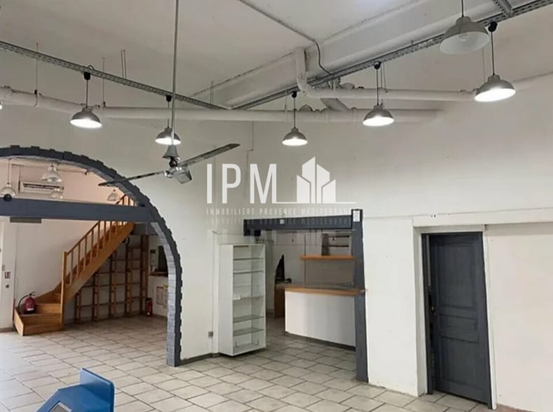 9 Rue Georges Simenon, Hyères à louer - Photo de l’immeuble – Image 2 sur 5