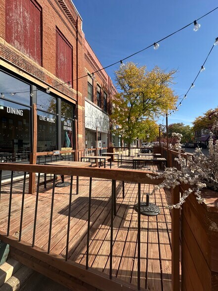 131 W Broadway St, Owatonna, MN à louer - Photo de l’immeuble – Image 2 sur 10