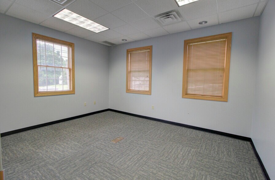 366 N Portland Way, Galion, OH à vendre - Photo de l’immeuble – Image 3 sur 38